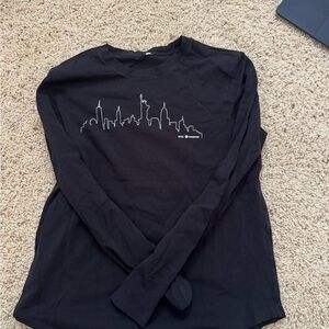 LIMITED EDITION LULULEMON NYC Skyline Women's Top
